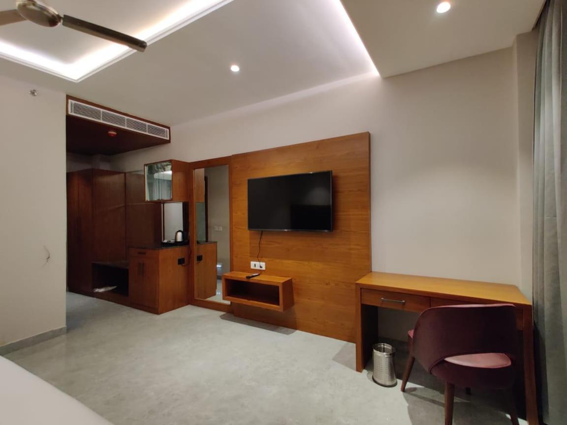Hotel Parth Una  Екстериор снимка